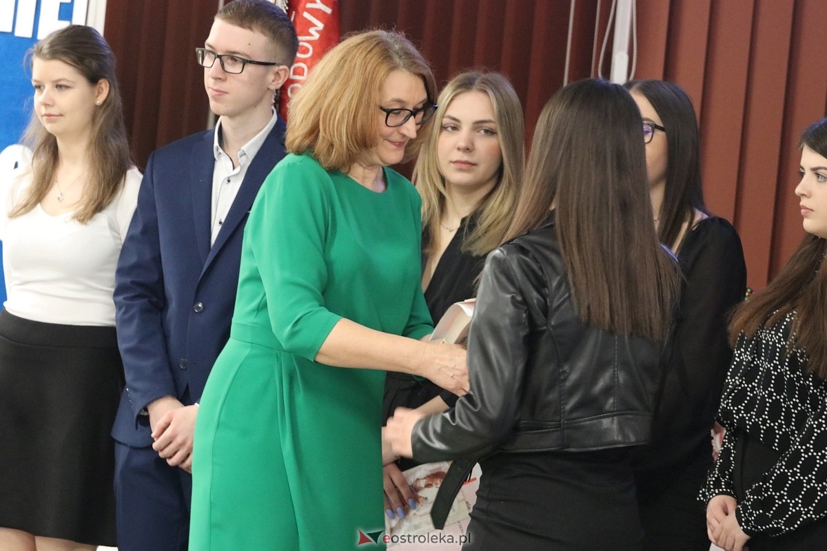 Zakończenie roku maturzystów ZSZ 4 w Ostrołęce [26.04.2024] - zdjęcie #40 - eOstroleka.pl