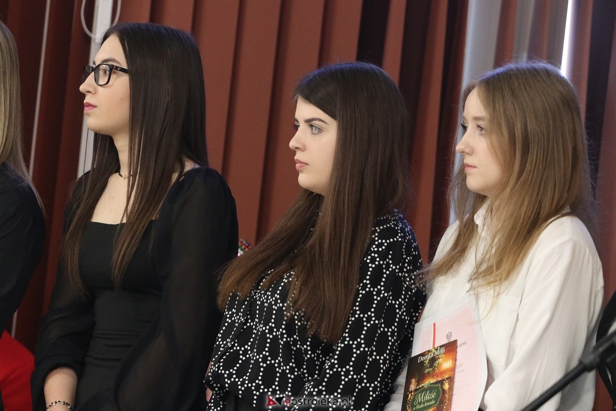 Zakończenie roku maturzystów ZSZ 4 w Ostrołęce [26.04.2024] - zdjęcie #38 - eOstroleka.pl