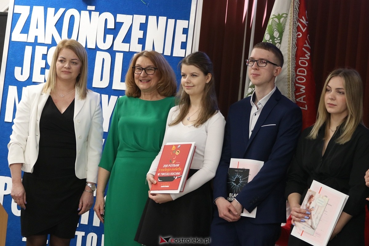 Zakończenie roku maturzystów ZSZ 4 w Ostrołęce [26.04.2024] - zdjęcie #59 - eOstroleka.pl