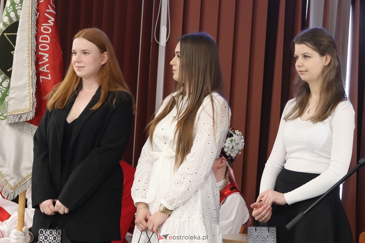 Zakończenie roku maturzystów ZSZ 4 w Ostrołęce [26.04.2024] - zdjęcie #18 - eOstroleka.pl