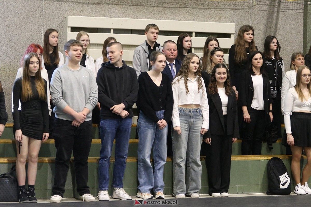 Zakończenie roku szkolnego III LO w Ostrołęce [26.04.2024] - zdjęcie #31 - eOstroleka.pl