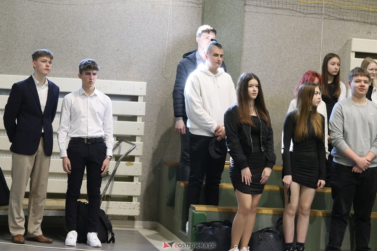 Zakończenie roku szkolnego III LO w Ostrołęce [26.04.2024] - zdjęcie #127 - eOstroleka.pl