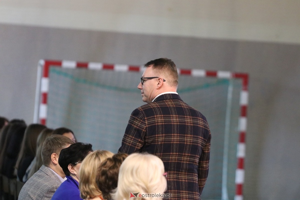Zakończenie roku szkolnego III LO w Ostrołęce [26.04.2024] - zdjęcie #98 - eOstroleka.pl