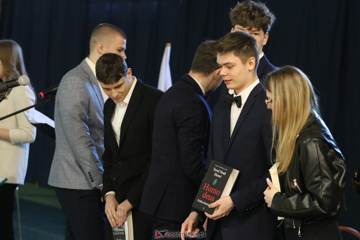 Zakończenie roku szkolnego III LO w Ostrołęce [26.04.2024] - zdjęcie #102 - eOstroleka.pl