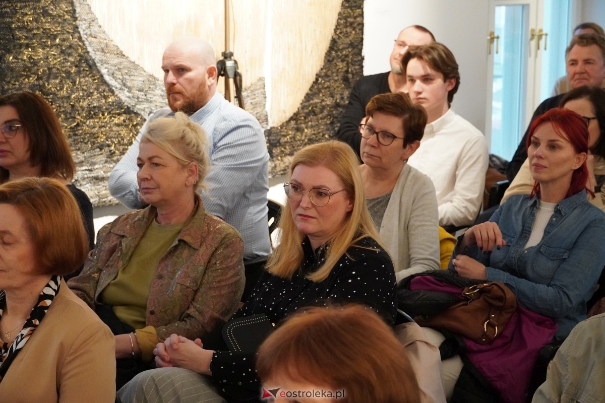 Kurpiowskie głosy w Galerii Ostrołęka: Trzecie Zwrotki zachwyciły publiczność [26.04.2024] - zdjęcie #16 - eOstroleka.pl