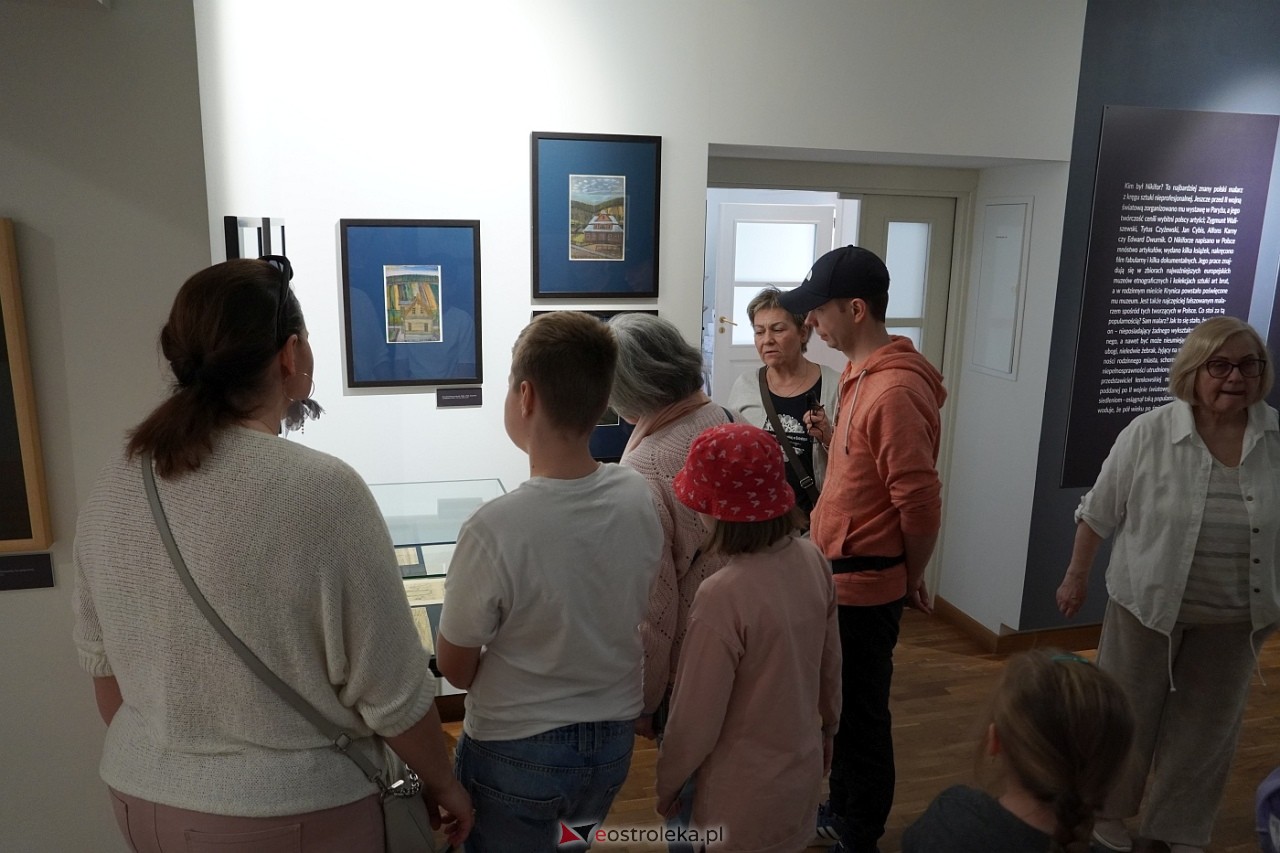 Niedziela w Muzeum Kultury Kurpiowskiej pod hasłem „Malowanie według Nikifora” [28.04.2024] - zdjęcie #31 - eOstroleka.pl