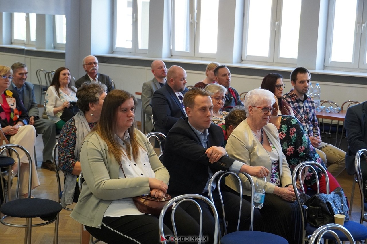 Wybory Rady Osiedla Dzieci Polski [28.04.2024] - zdjęcie #6 - eOstroleka.pl