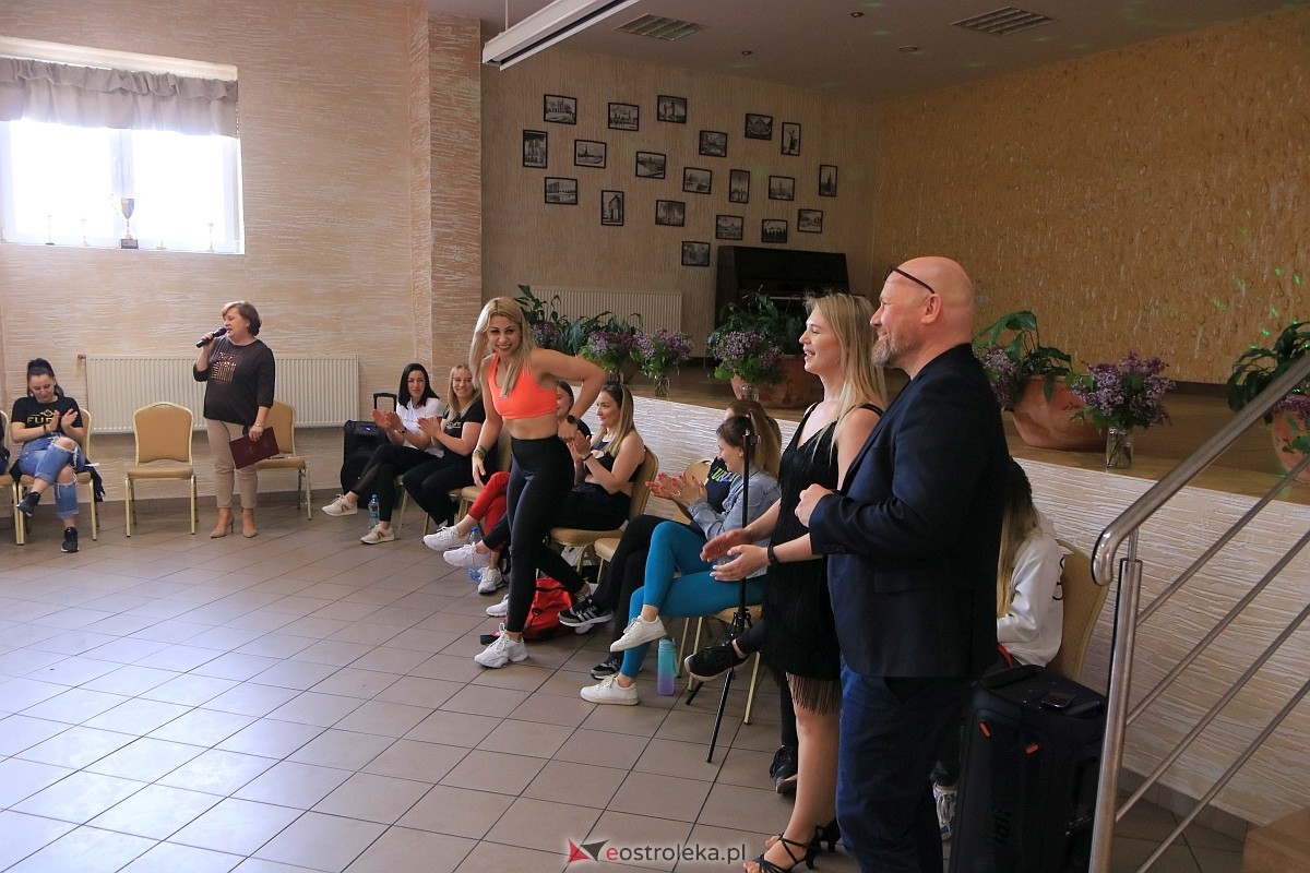 Międzynarodowy Dzień Tańca w Czerwinie [28.04.2024] - zdjęcie #101 - eOstroleka.pl