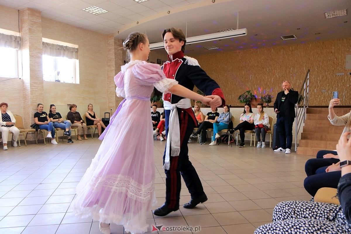 Międzynarodowy Dzień Tańca w Czerwinie [28.04.2024] - zdjęcie #87 - eOstroleka.pl