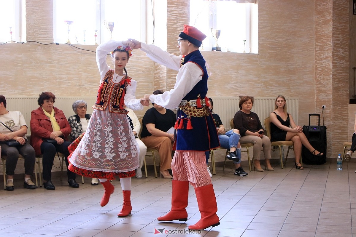 Międzynarodowy Dzień Tańca w Czerwinie [28.04.2024] - zdjęcie #85 - eOstroleka.pl