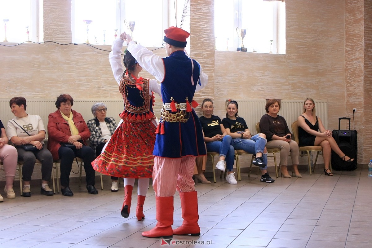 Międzynarodowy Dzień Tańca w Czerwinie [28.04.2024] - zdjęcie #84 - eOstroleka.pl