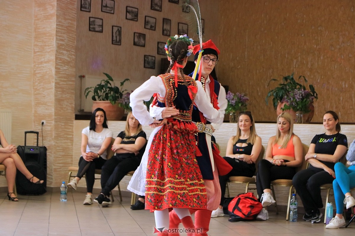 Międzynarodowy Dzień Tańca w Czerwinie [28.04.2024] - zdjęcie #79 - eOstroleka.pl
