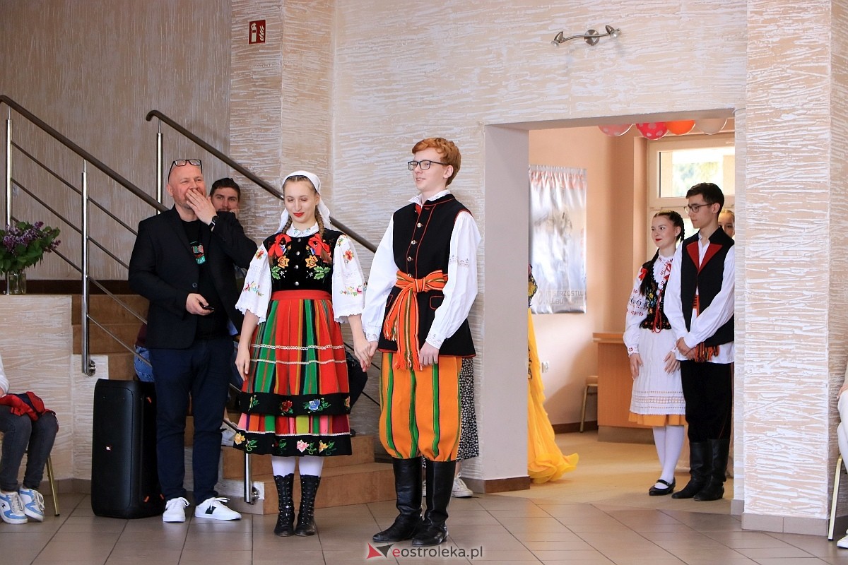 Międzynarodowy Dzień Tańca w Czerwinie [28.04.2024] - zdjęcie #65 - eOstroleka.pl