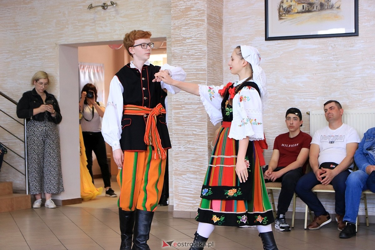Międzynarodowy Dzień Tańca w Czerwinie [28.04.2024] - zdjęcie #43 - eOstroleka.pl