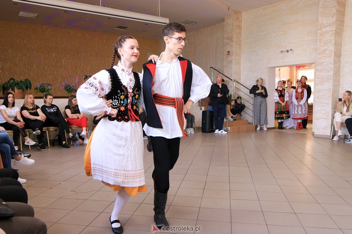 Międzynarodowy Dzień Tańca w Czerwinie [28.04.2024] - zdjęcie #27 - eOstroleka.pl
