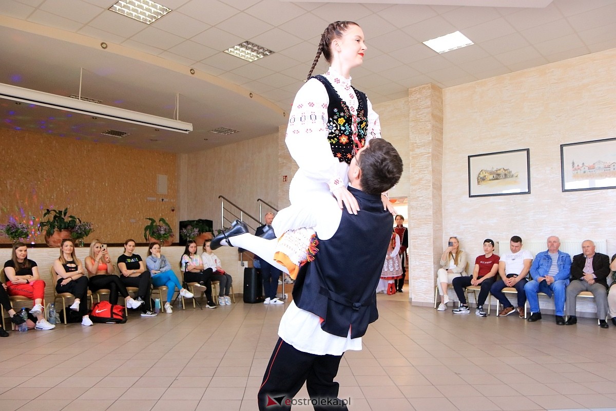 Międzynarodowy Dzień Tańca w Czerwinie [28.04.2024] - zdjęcie #21 - eOstroleka.pl