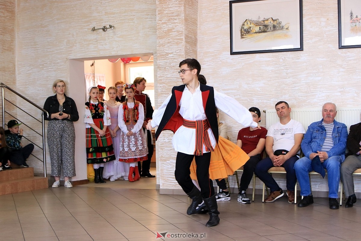 Międzynarodowy Dzień Tańca w Czerwinie [28.04.2024] - zdjęcie #17 - eOstroleka.pl
