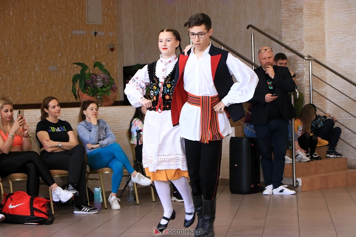 Międzynarodowy Dzień Tańca w Czerwinie [28.04.2024] - zdjęcie #9 - eOstroleka.pl