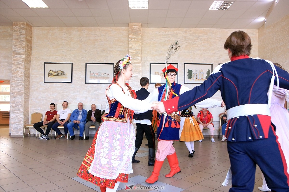 Międzynarodowy Dzień Tańca w Czerwinie [28.04.2024] - zdjęcie #76 - eOstroleka.pl