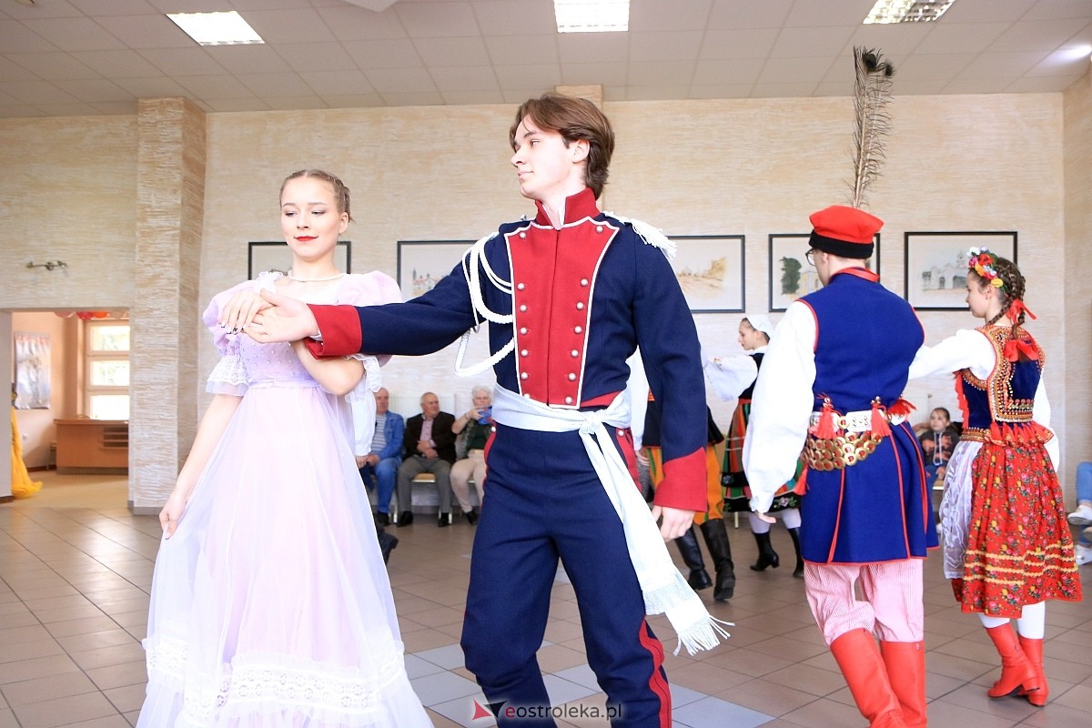 Międzynarodowy Dzień Tańca w Czerwinie [28.04.2024] - zdjęcie #72 - eOstroleka.pl