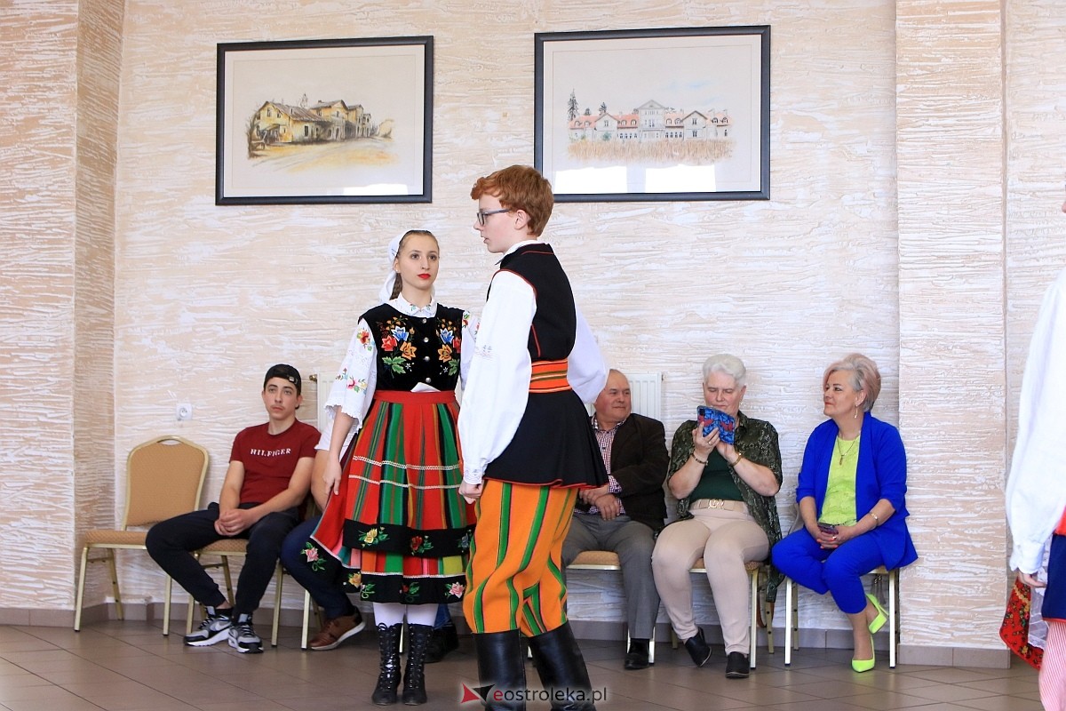 Międzynarodowy Dzień Tańca w Czerwinie [28.04.2024] - zdjęcie #70 - eOstroleka.pl