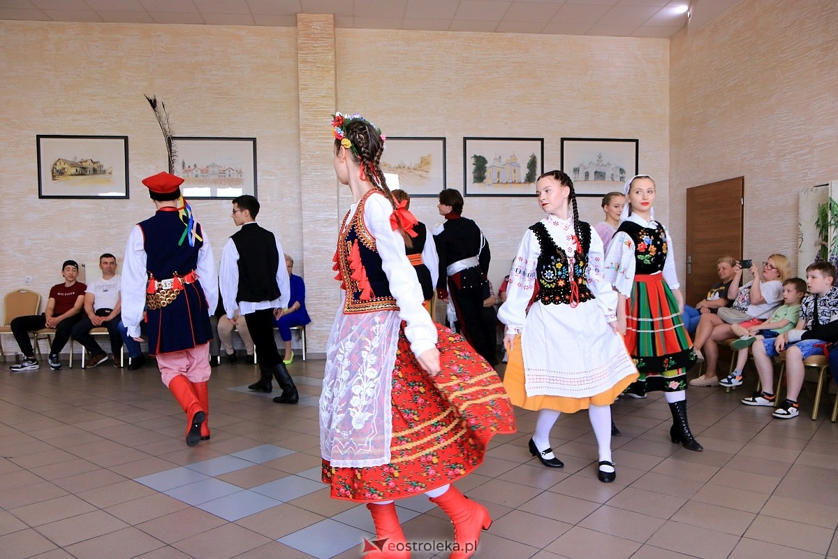 Międzynarodowy Dzień Tańca w Czerwinie [28.04.2024] - zdjęcie #62 - eOstroleka.pl