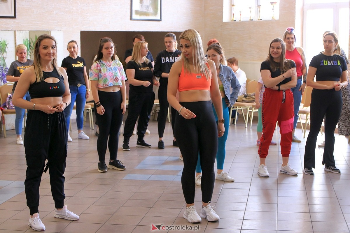 Międzynarodowy Dzień Tańca w Czerwinie [28.04.2024] - zdjęcie #24 - eOstroleka.pl