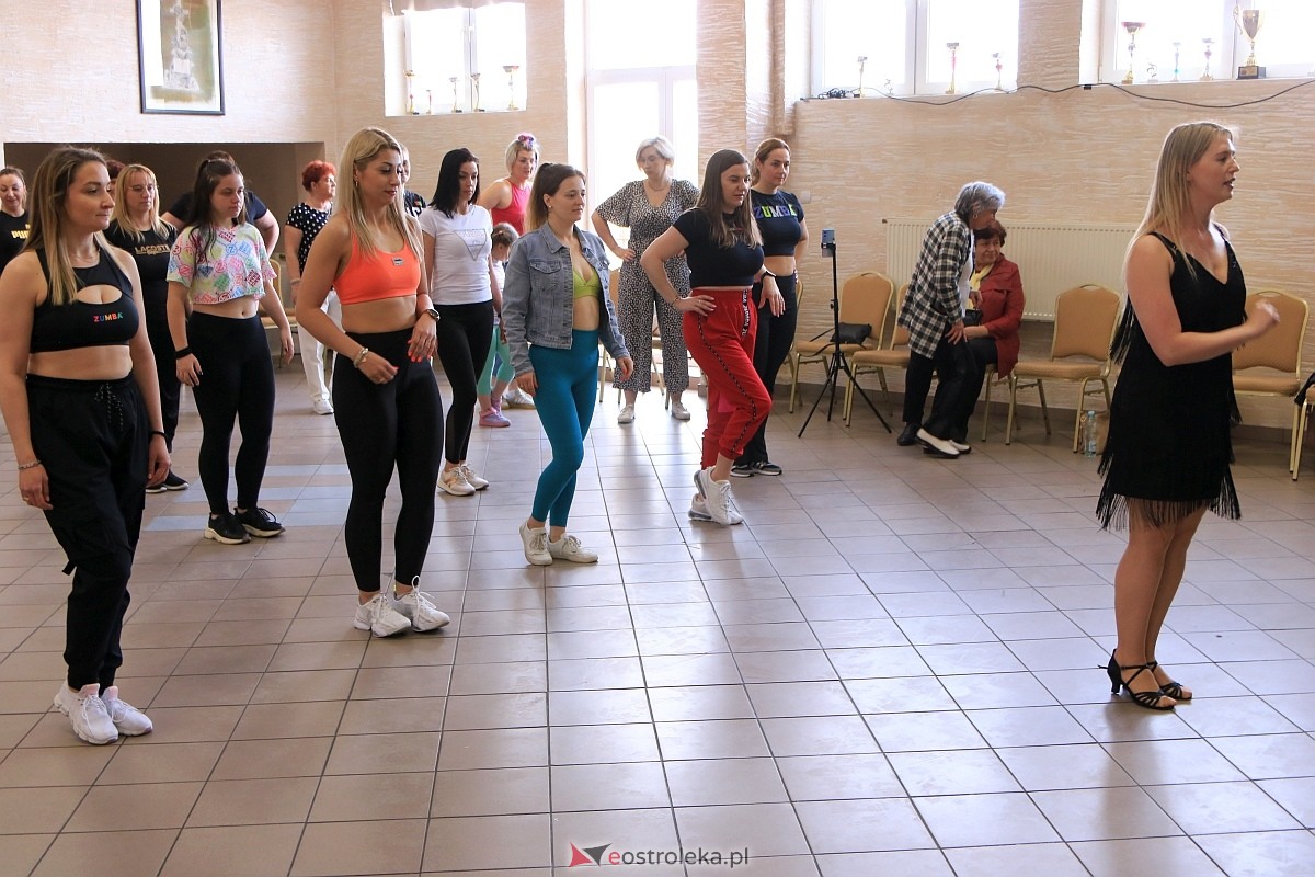 Międzynarodowy Dzień Tańca w Czerwinie [28.04.2024] - zdjęcie #18 - eOstroleka.pl