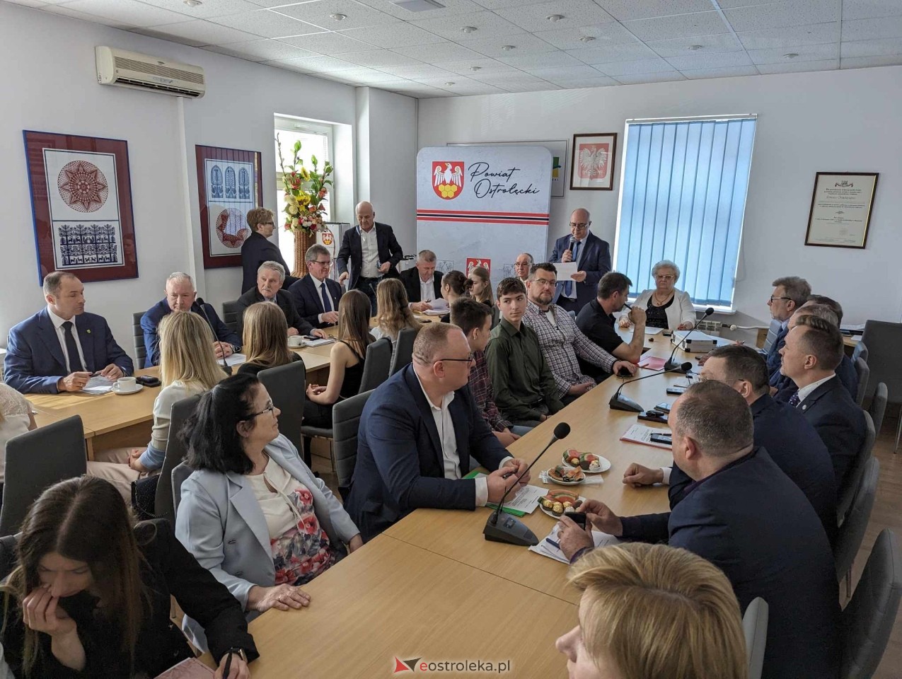 LXXVII sesja Rady Powiatu w Ostrołęce [29.04.2024] - zdjęcie #17 - eOstroleka.pl
