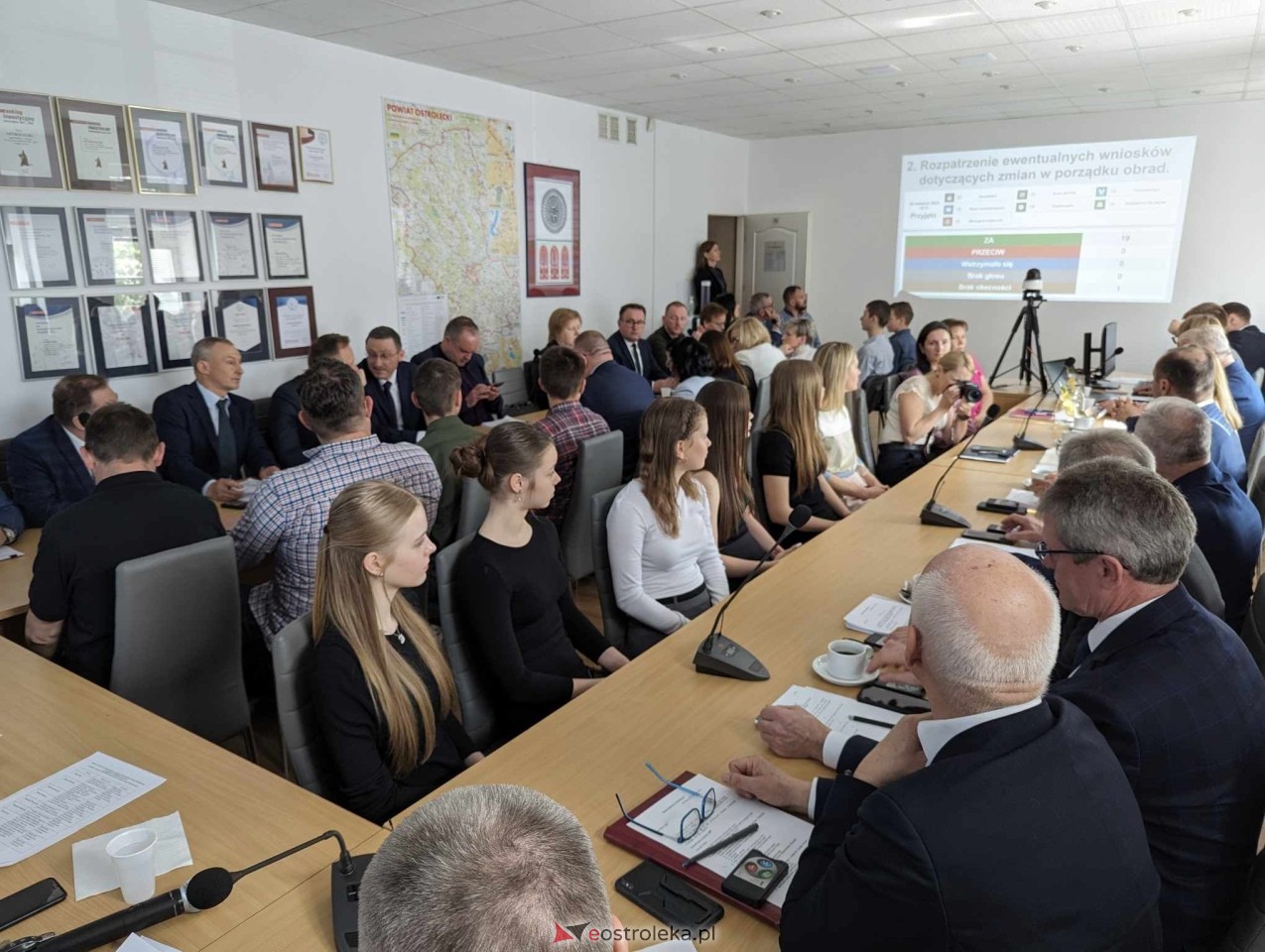 LXXVII sesja Rady Powiatu w Ostrołęce [29.04.2024] - zdjęcie #11 - eOstroleka.pl