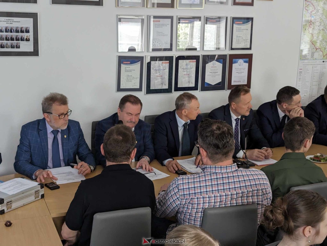 LXXVII sesja Rady Powiatu w Ostrołęce [29.04.2024] - zdjęcie #10 - eOstroleka.pl