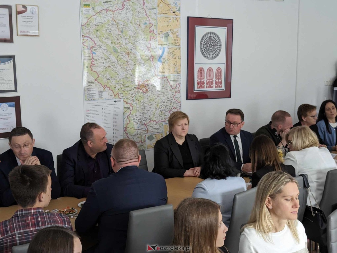 LXXVII sesja Rady Powiatu w Ostrołęce [29.04.2024] - zdjęcie #8 - eOstroleka.pl