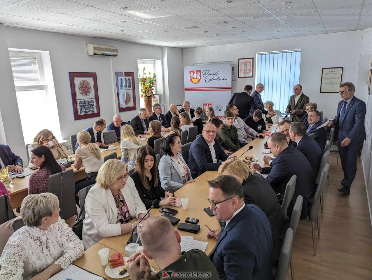 LXXVII sesja Rady Powiatu w Ostrołęce [29.04.2024] - zdjęcie #5 - eOstroleka.pl