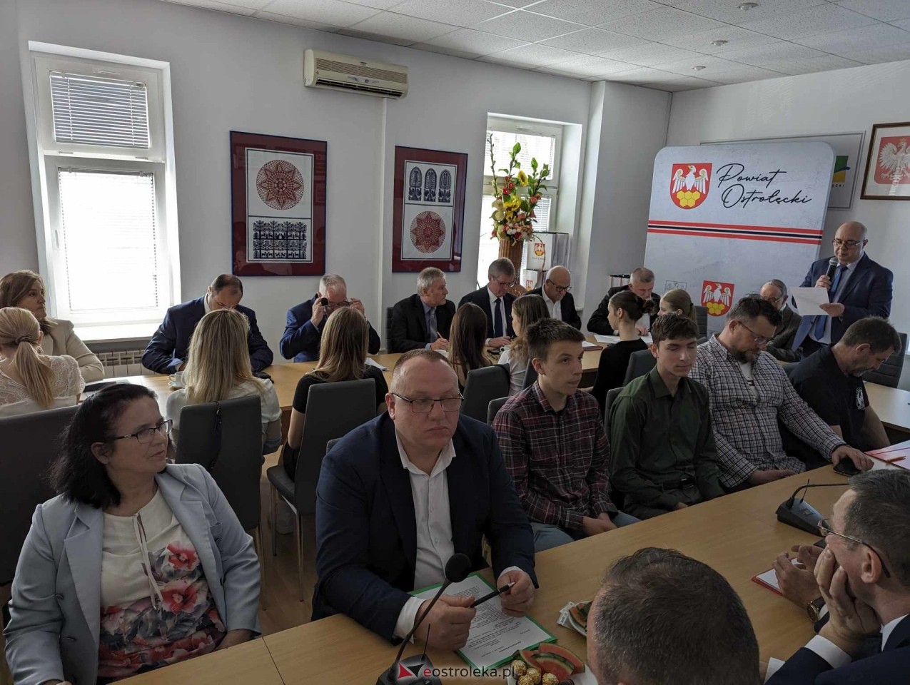 LXXVII sesja Rady Powiatu w Ostrołęce [29.04.2024] - zdjęcie #3 - eOstroleka.pl