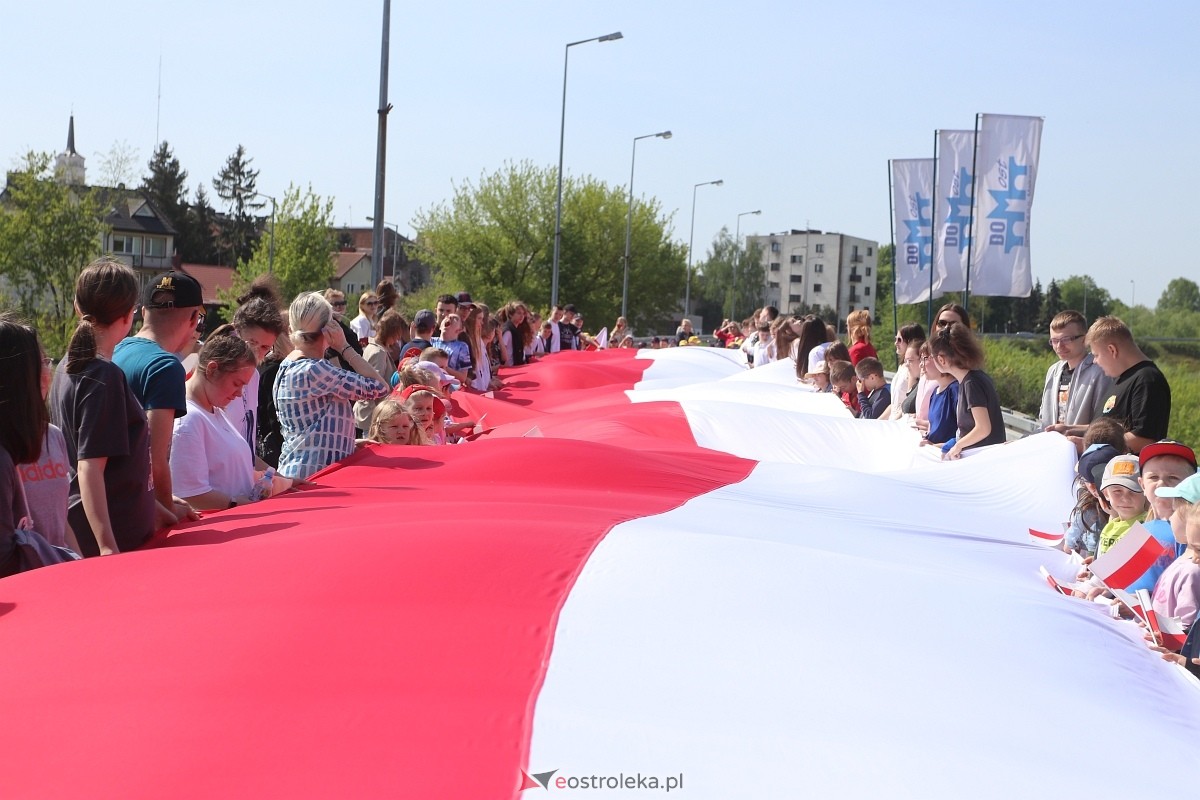 Święto Flagi w Ostrołęce - SOSW [30.04.2024] - zdjęcie #1 - eOstroleka.pl