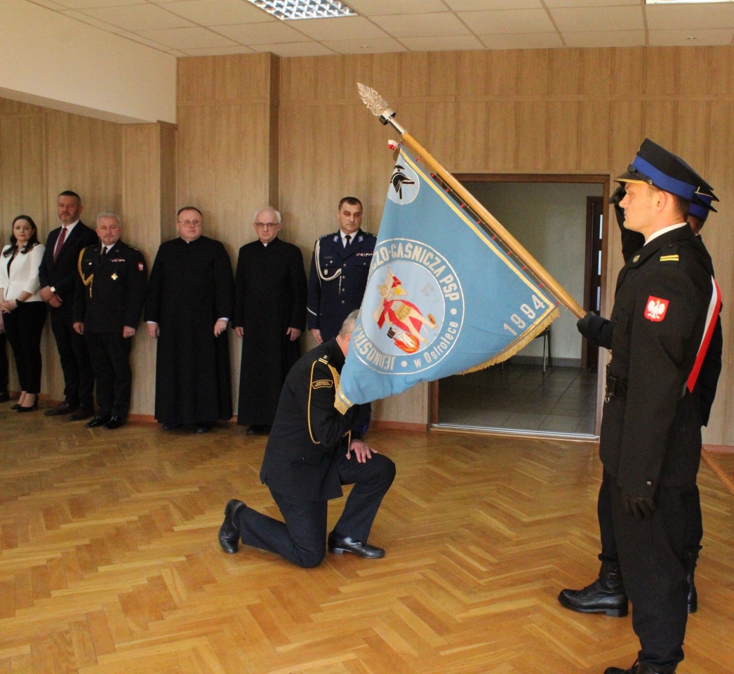 Bogdan Trzaska już oficjalnie szefem ostrołęckiej straży pożarnej [30.04.2024] - zdjęcie #5 - eOstroleka.pl