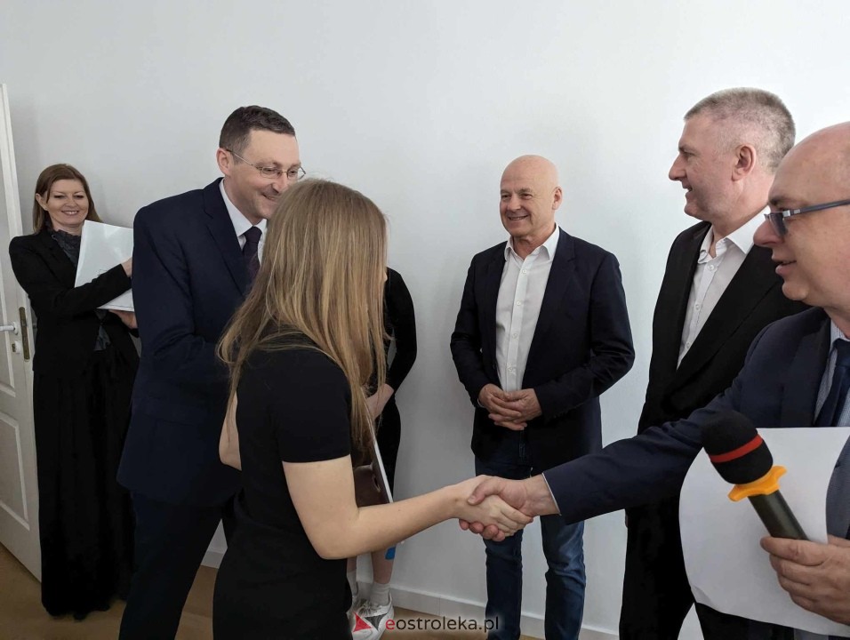 Starosta ostrołęcki nagrodził sportowców [29.04.2024] - zdjęcie #16 - eOstroleka.pl