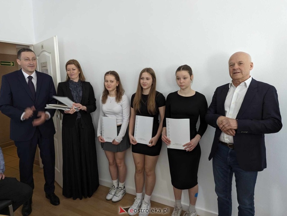 Starosta ostrołęcki nagrodził sportowców [29.04.2024] - zdjęcie #15 - eOstroleka.pl