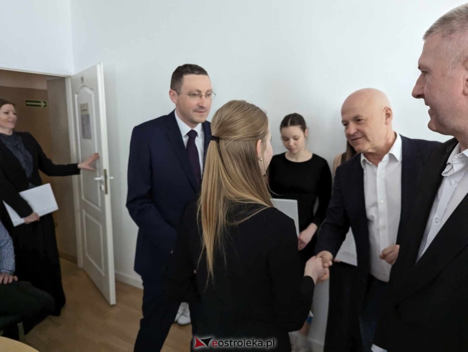 Starosta ostrołęcki nagrodził sportowców [29.04.2024] - zdjęcie #13 - eOstroleka.pl