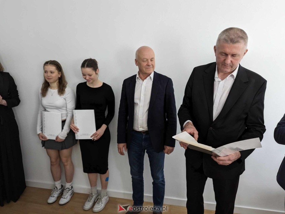 Starosta ostrołęcki nagrodził sportowców [29.04.2024] - zdjęcie #12 - eOstroleka.pl