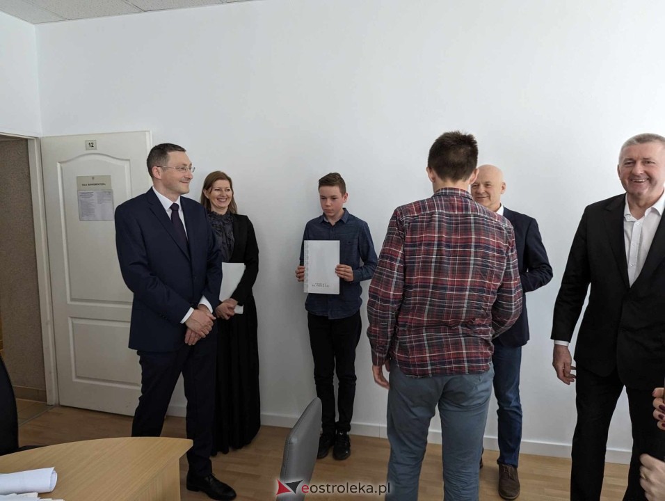Starosta ostrołęcki nagrodził sportowców [29.04.2024] - zdjęcie #3 - eOstroleka.pl