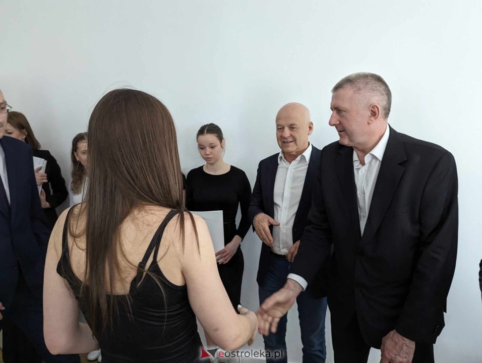 Starosta ostrołęcki nagrodził sportowców [29.04.2024] - zdjęcie #1 - eOstroleka.pl