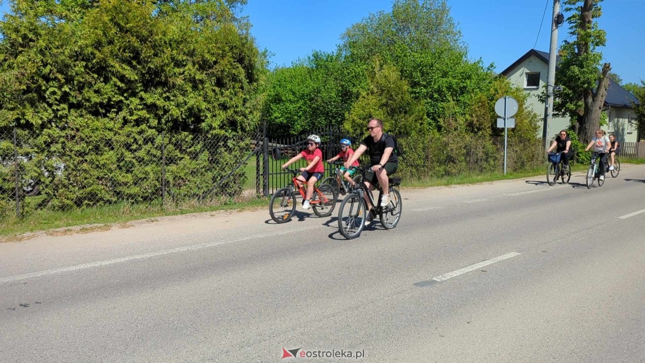 Rajd rowerowy w Święto Flagi [02.05.2024] - zdjęcie #42 - eOstroleka.pl