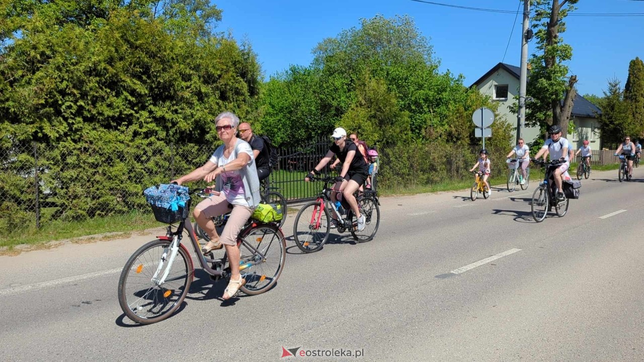 Rajd rowerowy w Święto Flagi [02.05.2024] - zdjęcie #13 - eOstroleka.pl