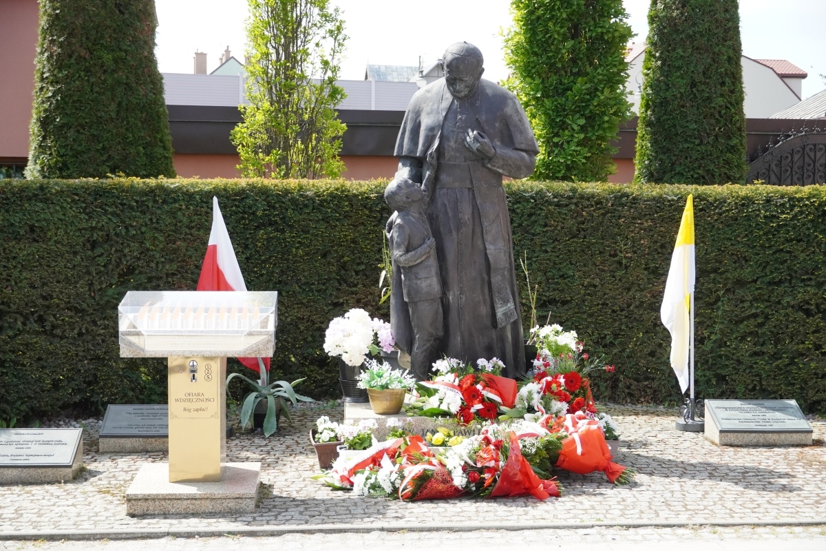 Święto Konstytucji 3 Maja w Ostrołęce [03.05.2024] - zdjęcie #11 - eOstroleka.pl