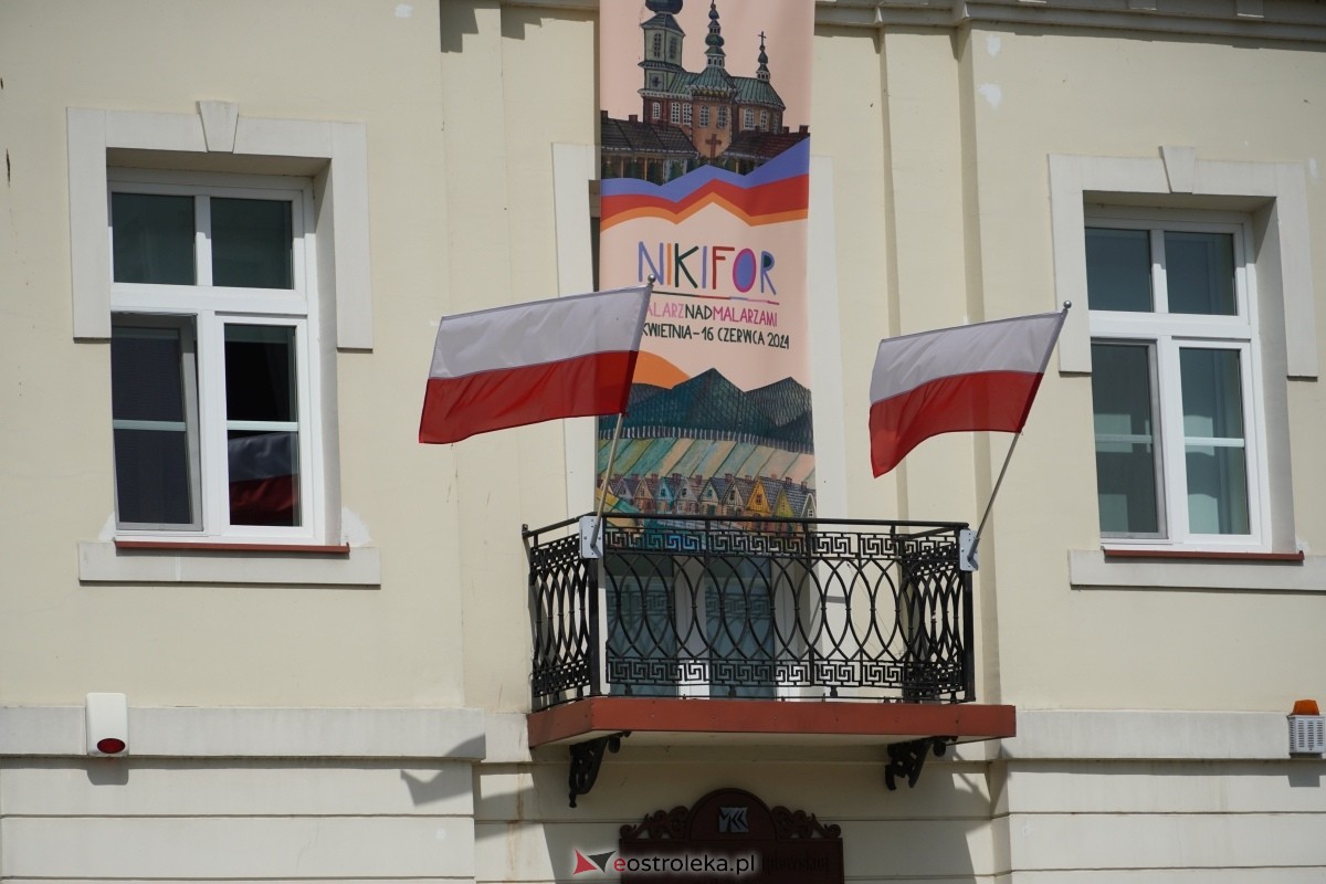 Warsztaty Biało-Czerwona. Obowiązkowo! w Muzeum Kultury Kurpiowskiej w Ostrołęce [03.05.2024] - zdjęcie #32 - eOstroleka.pl