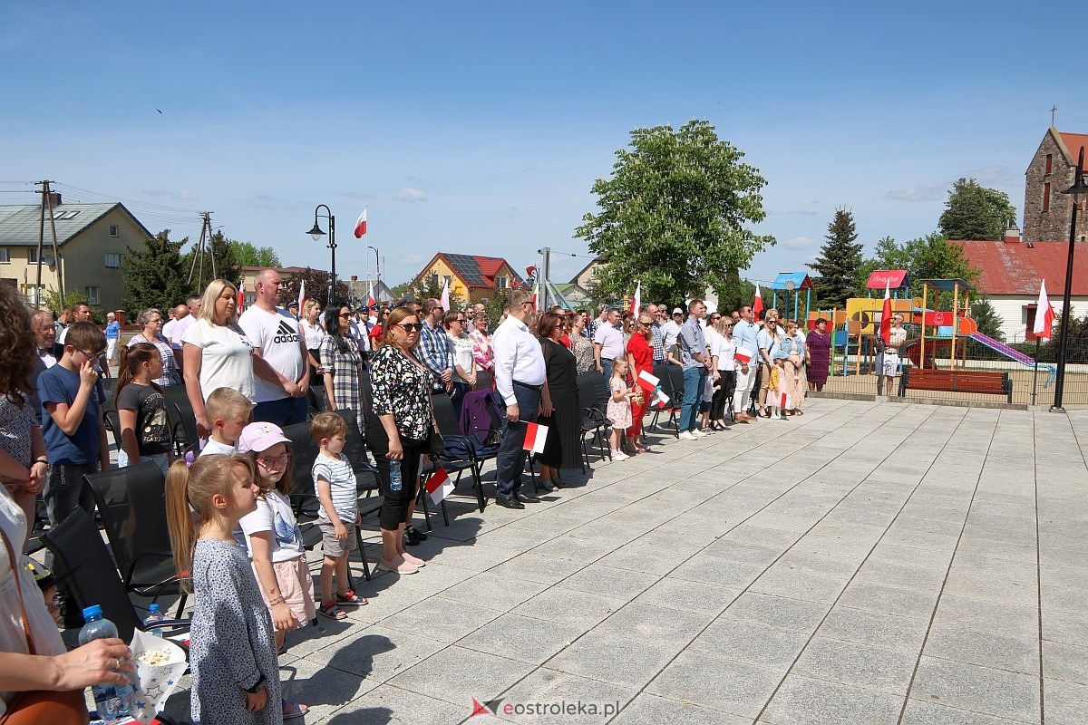 Uroczystość z okazji Narodowego Święta Konstytucji w Troszynie [03..05.2024] - zdjęcie #61 - eOstroleka.pl