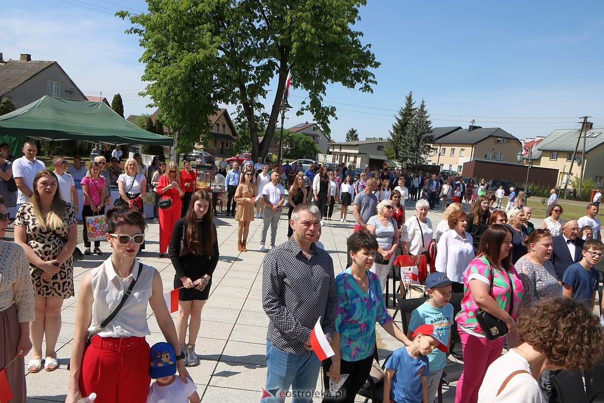 Uroczystość z okazji Narodowego Święta Konstytucji w Troszynie [03..05.2024] - zdjęcie #57 - eOstroleka.pl