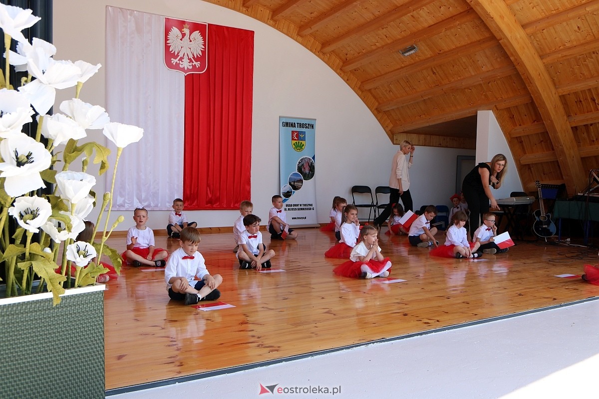 Uroczystość z okazji Narodowego Święta Konstytucji w Troszynie [03..05.2024] - zdjęcie #31 - eOstroleka.pl