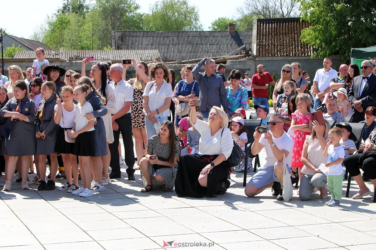 Uroczystość z okazji Narodowego Święta Konstytucji w Troszynie [03..05.2024] - zdjęcie #20 - eOstroleka.pl
